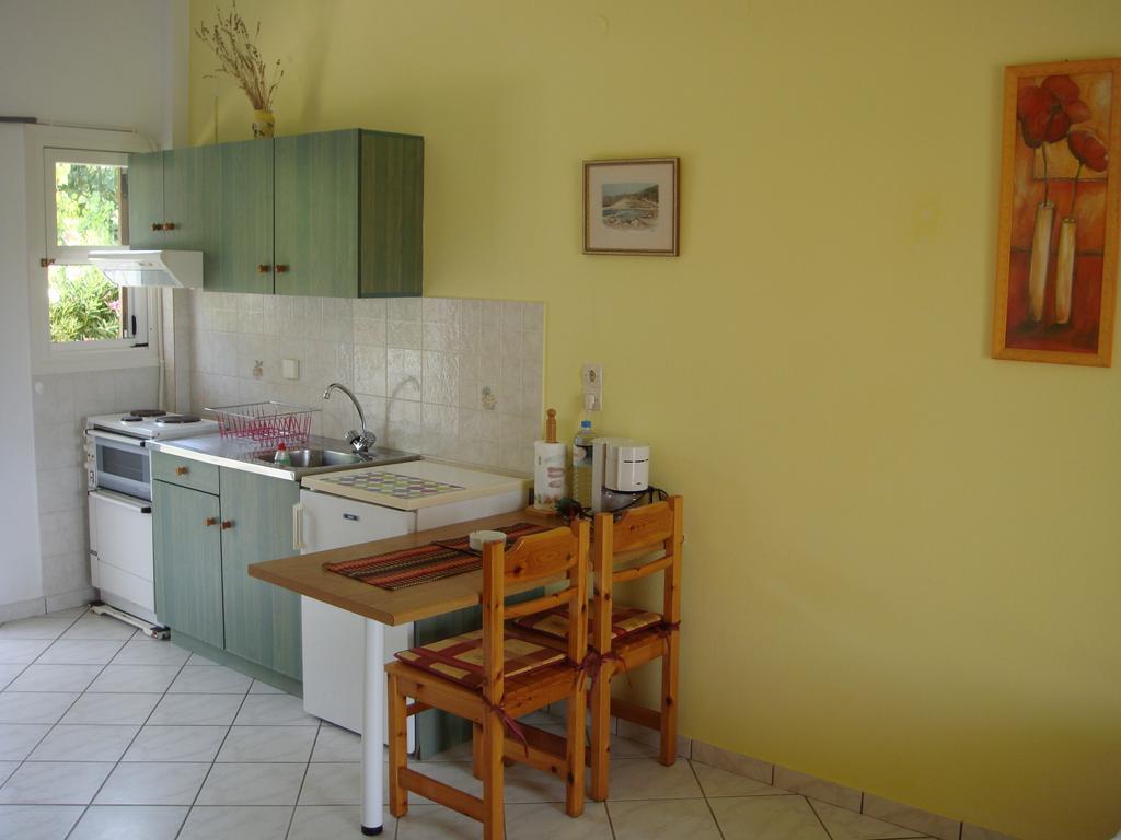 Eleftheria Studios And Apartments Acharavi  Cameră foto